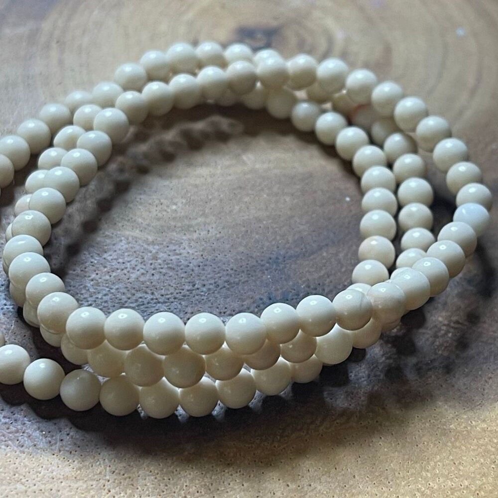 Tridacna shell NEW Crystal stretch bracelet one 7” 5mm beaded beads giant clam